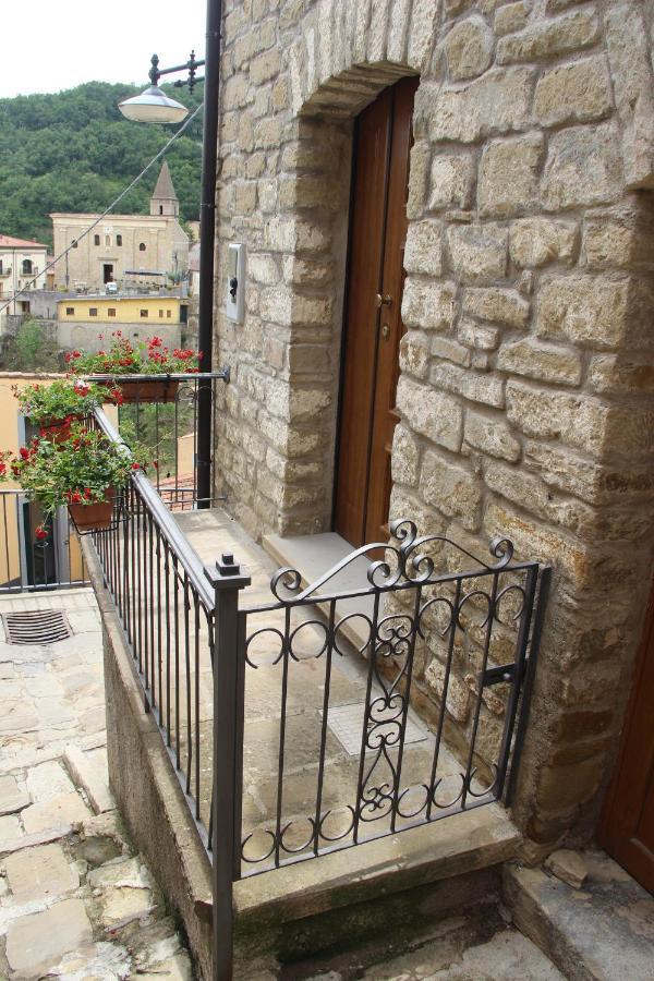 Casa Vacanze Sud E Magia คาสเตลเมซซาโน ภายนอก รูปภาพ