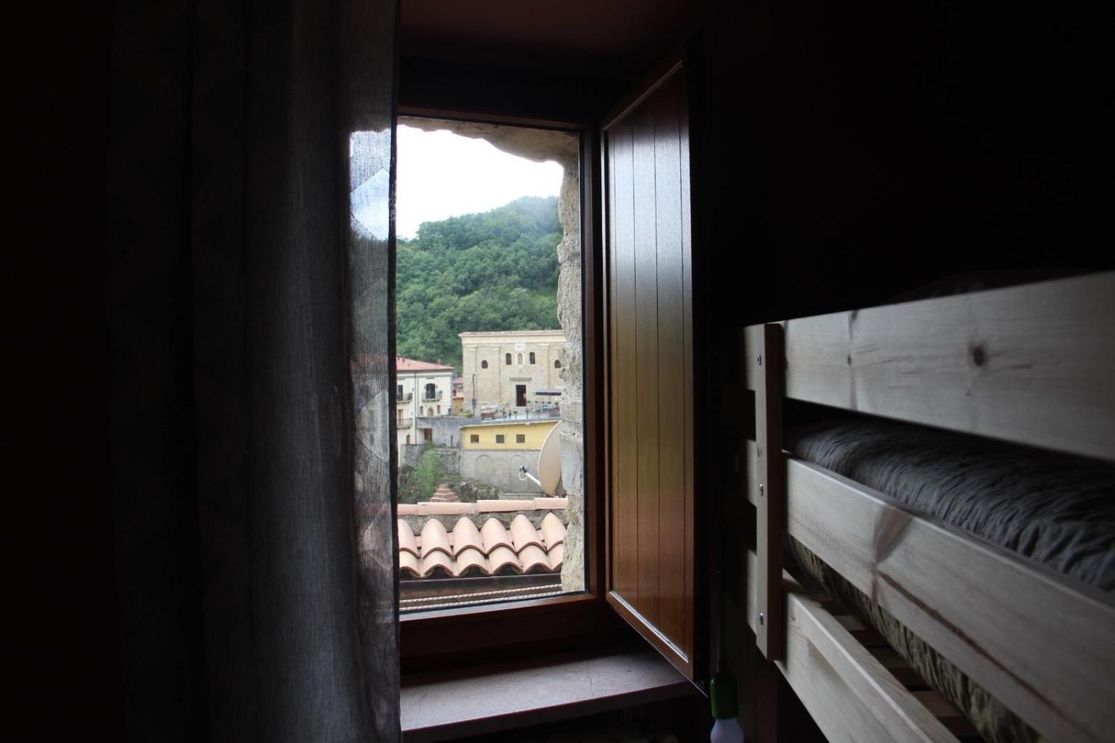 Casa Vacanze Sud E Magia คาสเตลเมซซาโน ภายนอก รูปภาพ